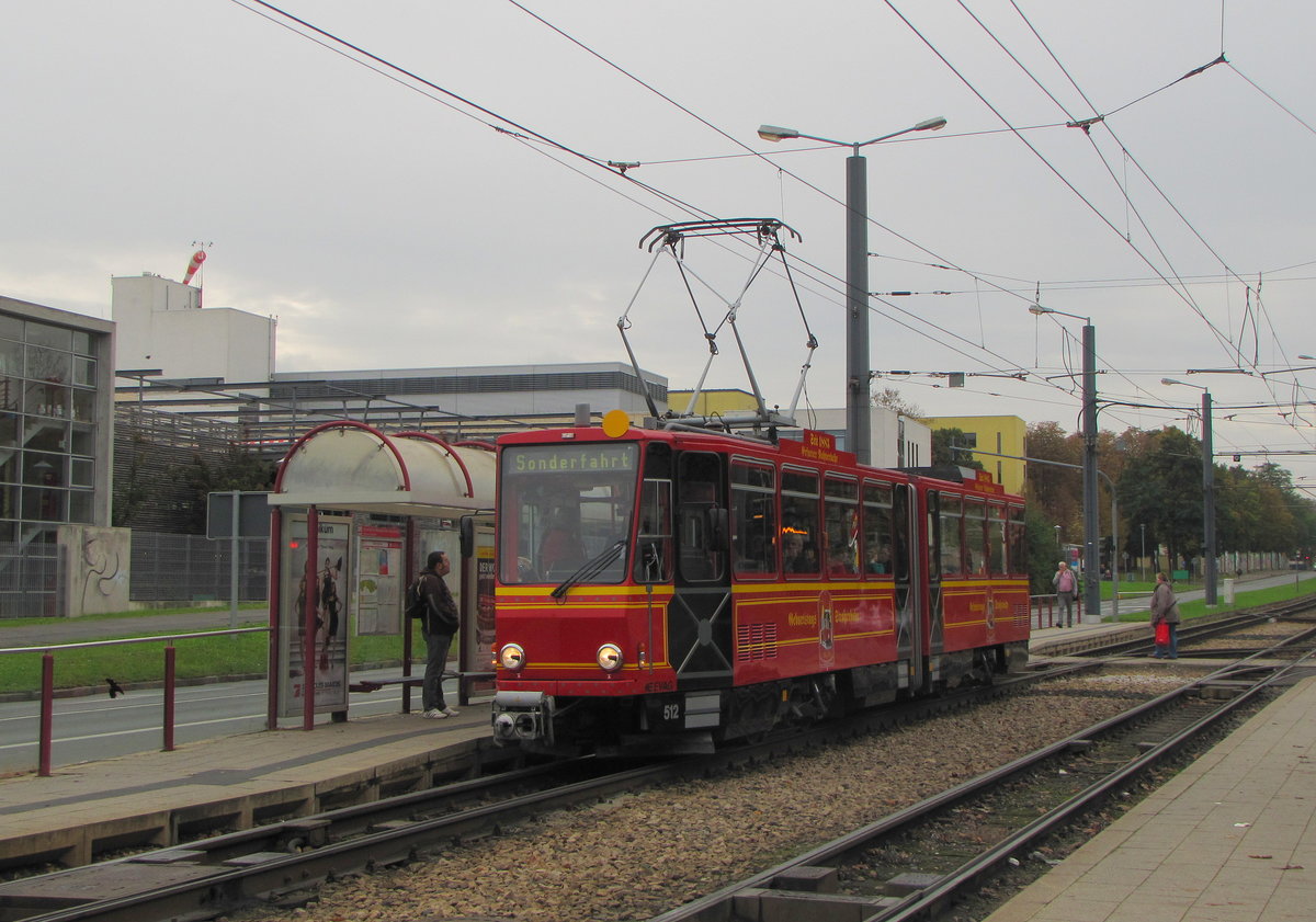 EVAG 512 am 17.10.2014 auf Stadtrundfahrt an der Haltestelle Klinikum.