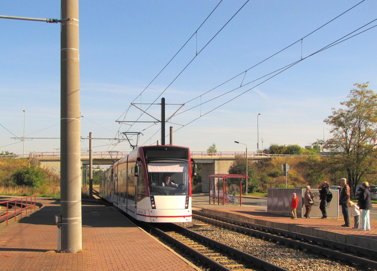 EVAG 722 als Linie 3 vom Betriebshof Urbicher Kreuz zum Europaplatz, am 28.09.2013 an der Haltestelle Urbicher Kreuz. Wegen dem Tag der offenen Tür begann die Fahrt bereits im Betriebshof.