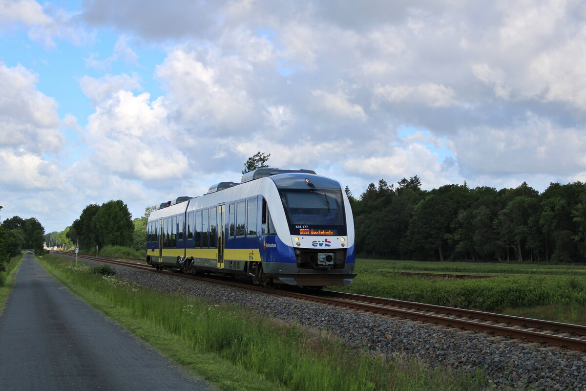 evb 648 177 verlässt Hesedorf auf der Elbe-Weser-Bahn als RB33 in Richtung Buxtehude. (26.05.2022)