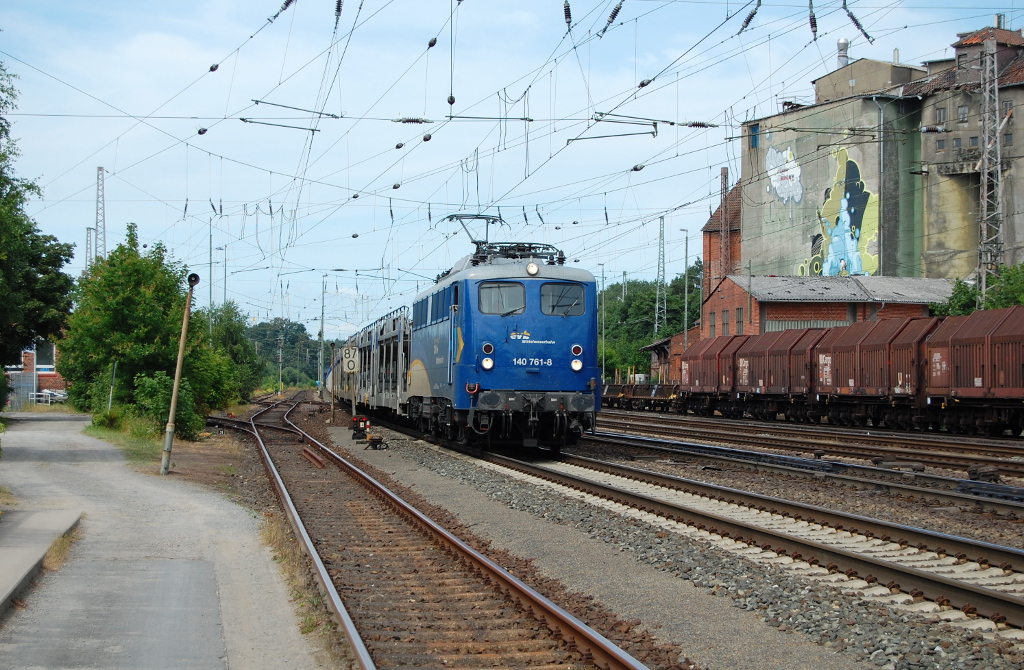 EVB/MWB 140 761-8 mit leeren Autotransportern vmtl. nach Fallersleben am 17.07.2013 in Verden(Aller)