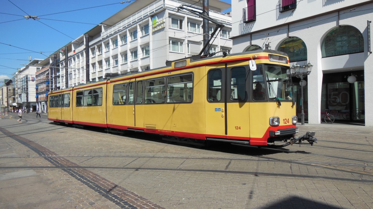 ex AVG Wagen 124 am 12. Juli 2012 auf dem KArlsruher Marktplatz. 
Das Bild kann aufgrund der Baustelle so wohl nie wieder wiederholt werden.