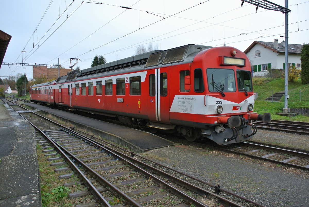 Ex. BLS RBDe (94 85 7) 566 222-6 und Bt (ex. ABt) 50 85 80-35 922-4 in Bonfol, 17.11.2014.