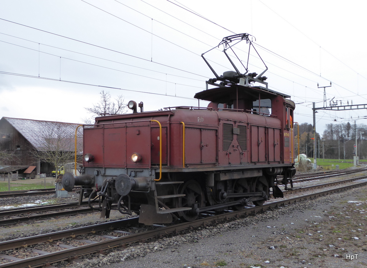 ex MthB Ee 3/3 16318 in Hauptwil bei Rangierfahrt am 29.11.2015