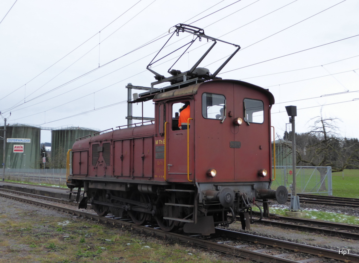 ex MthB Ee 3/3 16318 in Hauptwil bei Rangierfahrt am 29.11.2015