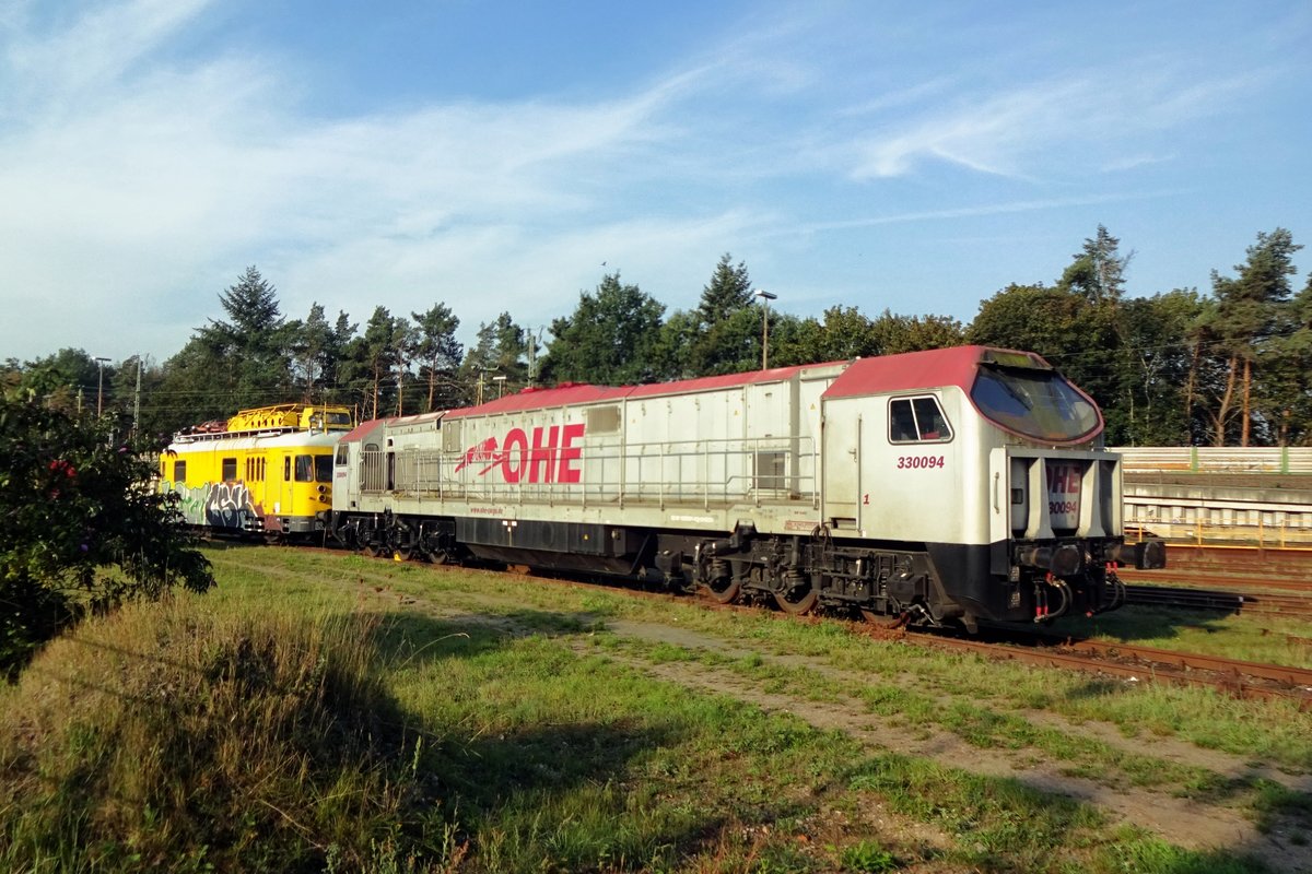 Ex-OHE 330094 steht am 16 September 2020 in Celle. Die Anbau am Lokkabine war notwendig wegen Europäische Normierungen bei Kollossionen -dieser Lok ist der Prototyp 250 002 Blue Tiger von Bombardier.