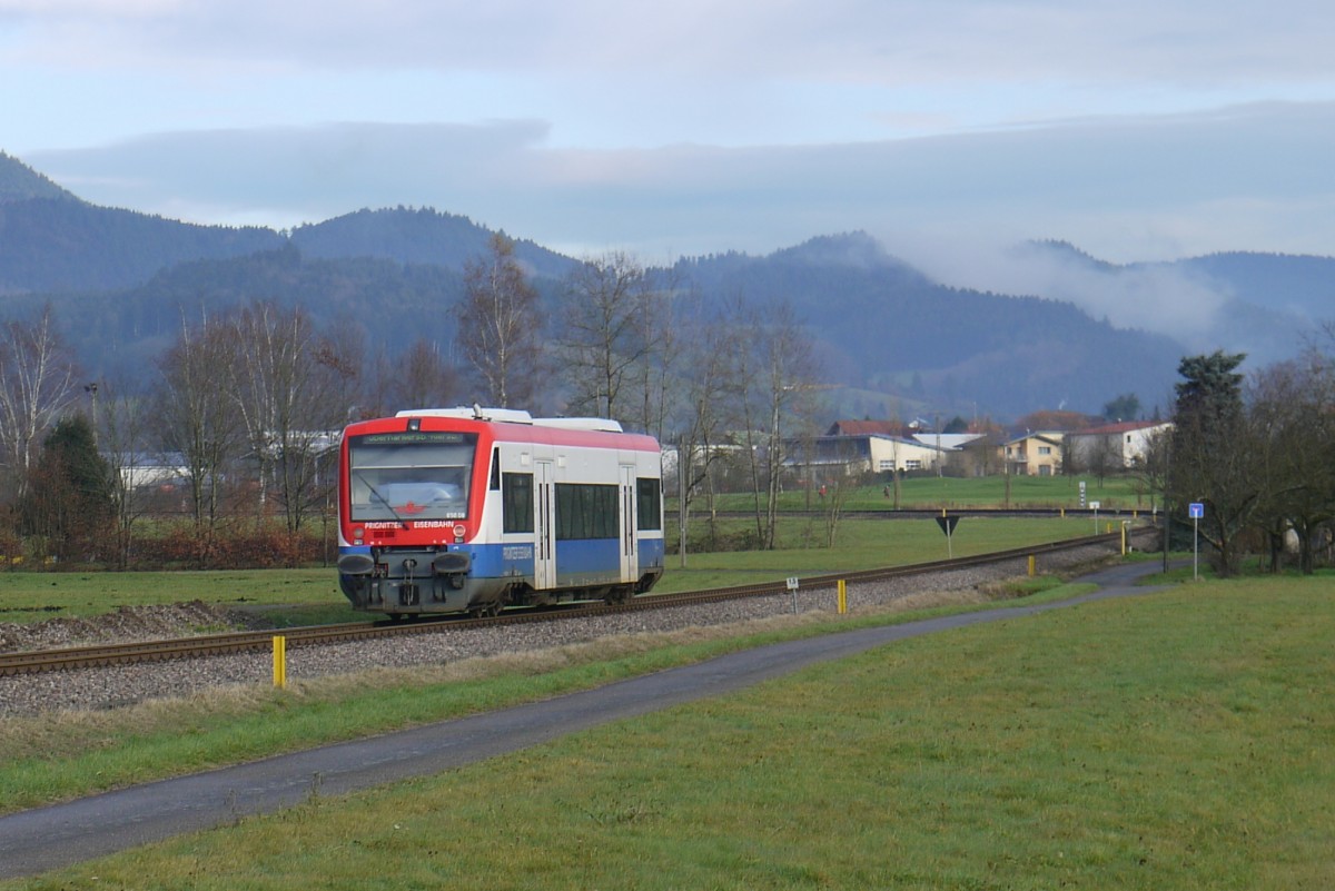 Ex-PEG VT 650.08 im Harmersbachtal zwischen Biberach und Zell (15.12.13).