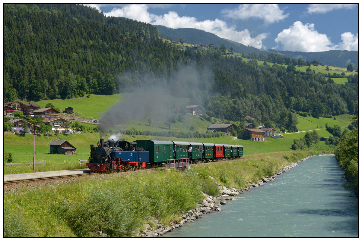 Ex. SKGLB 22 (Aquarius C) mit dem Sommernostalgiezug 3390 von Zell am See nach Krimml bei der Durchfahrt in Rettenbach am 20.6.2018.