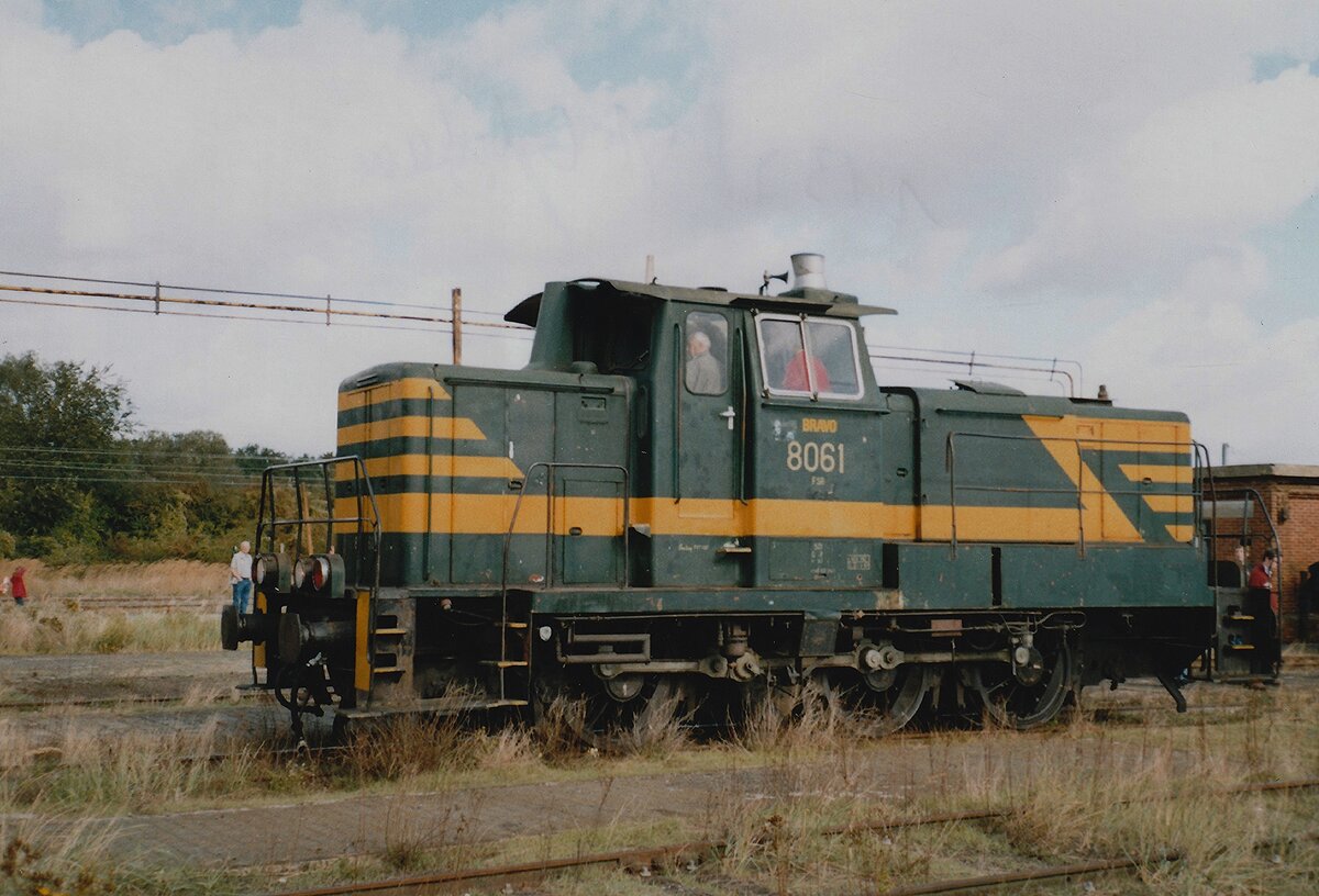 Ex-SNCB 8061 BRAVO steht am 12 September 2004 in Saint-Ghislain bei der PFT-TSP. 
