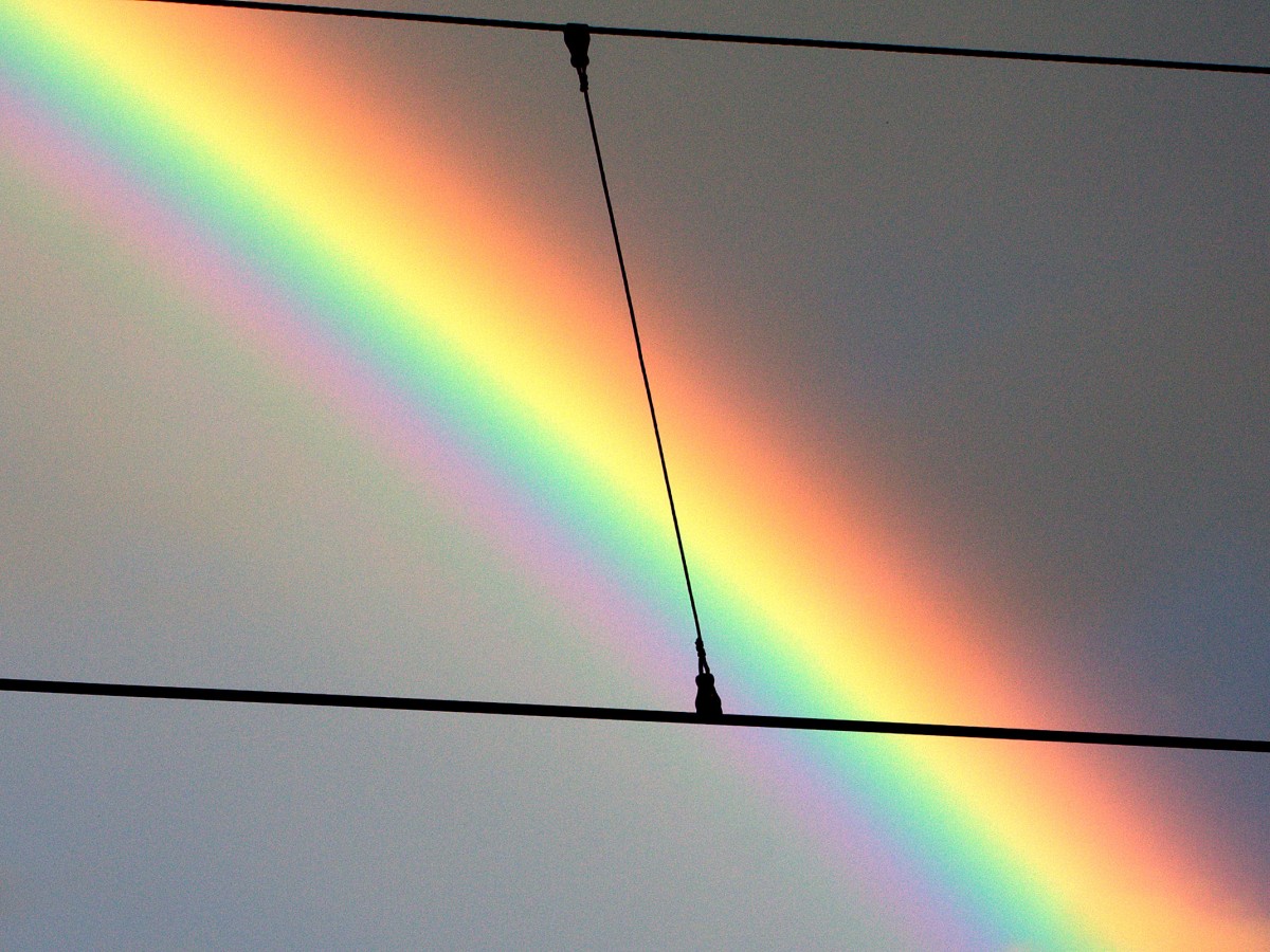 Experiment: Fahrleitung mit Regenbogen abends in Decin, 16.08.2014, 18:35 Uhr
