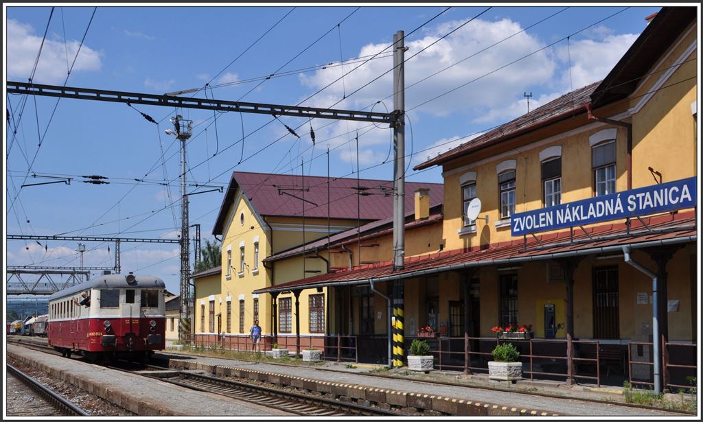 EXT36700 mit KZC M262.0124 in Zvolen nakladna stanica. (04.07.2015)