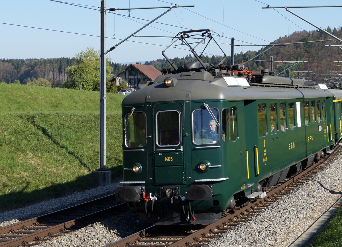 Extrazüge vom 22. April 2017.

Extrazüge vom 22. April 2017.
SBB/OeBB/DSF: Wallisexpress unterwegs bei Burgdorf mit RBe 1405 und RBe 540 074-2.
Foto: Walter Ruetsch
