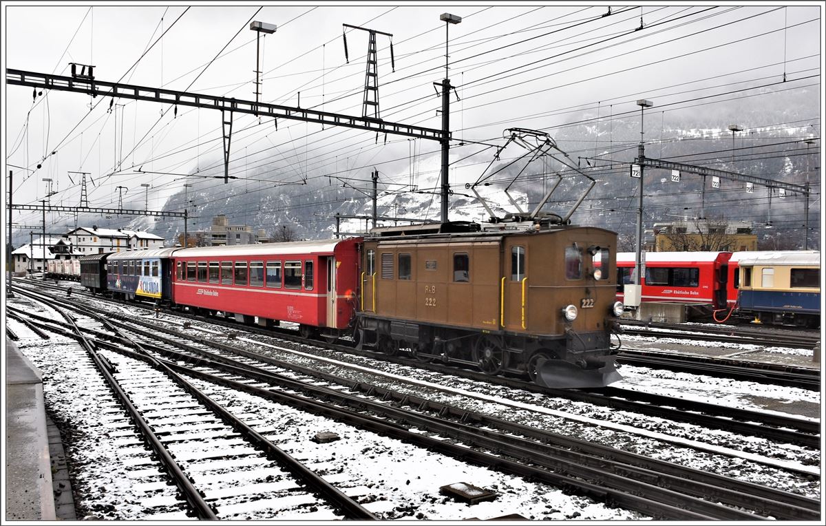 Extrazug mit der Ge 2/4 222 in Chur Gbf. (19.11.2017)