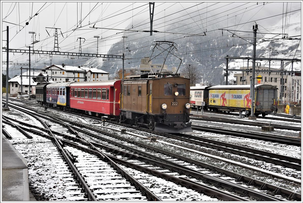 Extrazug mit der Ge 2/4 222 in Chur Gbf. (19.11.2017)