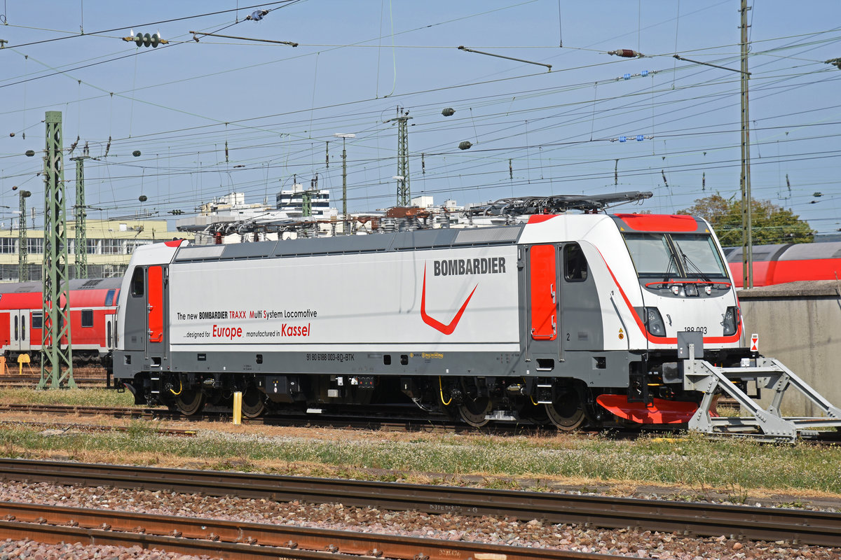 Fabrikneue Bombardier Lok 188 003-8 steht auf einem Abstellgleis beim badischen Bahnhof. Die Aufnahme stammt vom 29.09.2018.