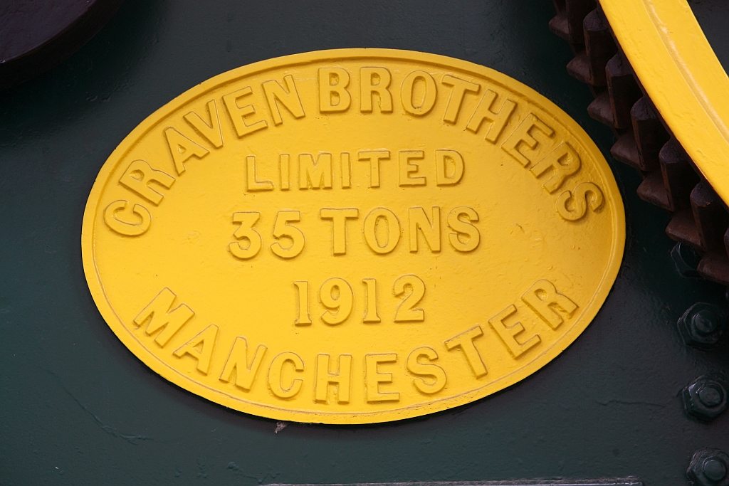 Fabrikschild des SNCB 35t Dampfkran A310.4 (ex British Army Forces, ex A221.8, sp�ter 214.3.25.00). - Bild vom 23.Juli 2026 in der Train World beim Gare Schaerbeek.