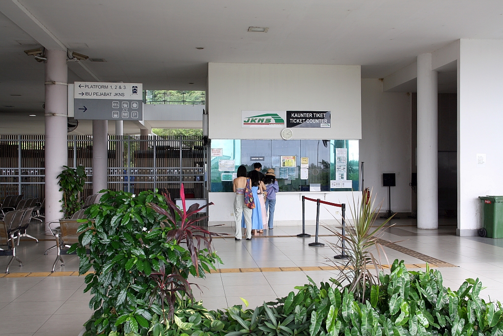 Fahrkartenschalter der neuen und am 21.Februar 2011 in Betrieb genommenen JKNS Stesen Tanjung Aru am 08.Februar 2025.