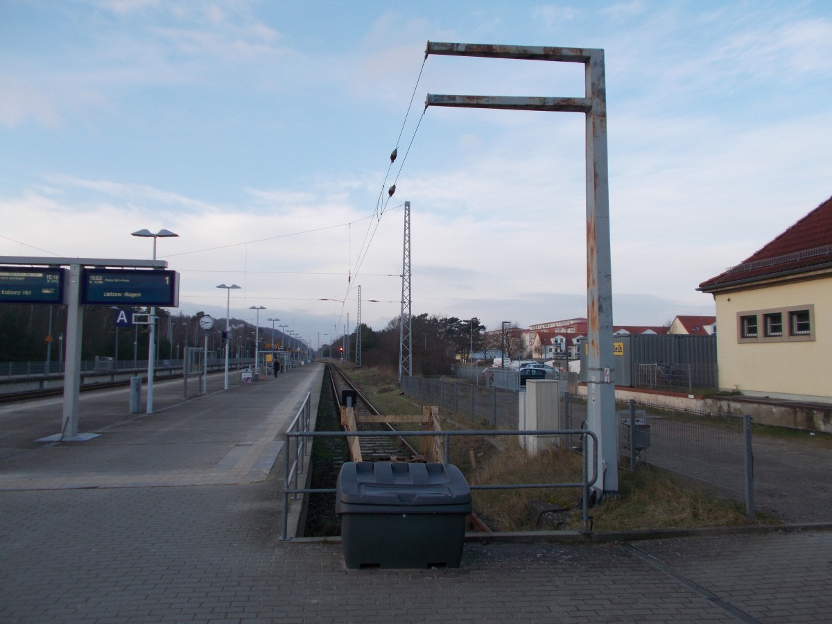 Fahrleitungsendmast in Binz am 18.Januar 2015.