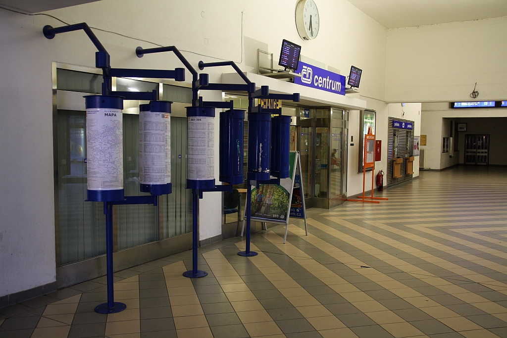 Fahrplanrollen in der Schalterhalle des Bahnhof Valasske Mezirici am 11.August 2018.