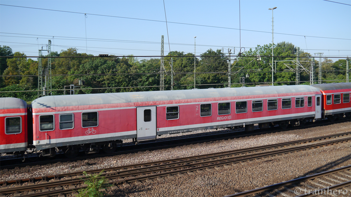 Fahrradwagen D-DB 50 80 84-33 263-6 Bduu 497.2
DB Regio Südwest Standort Ludwigshafen

http://www.lokrundschau.de/inhalt/Magazin/239/006.html

(Mannheim, 30.08.15)
