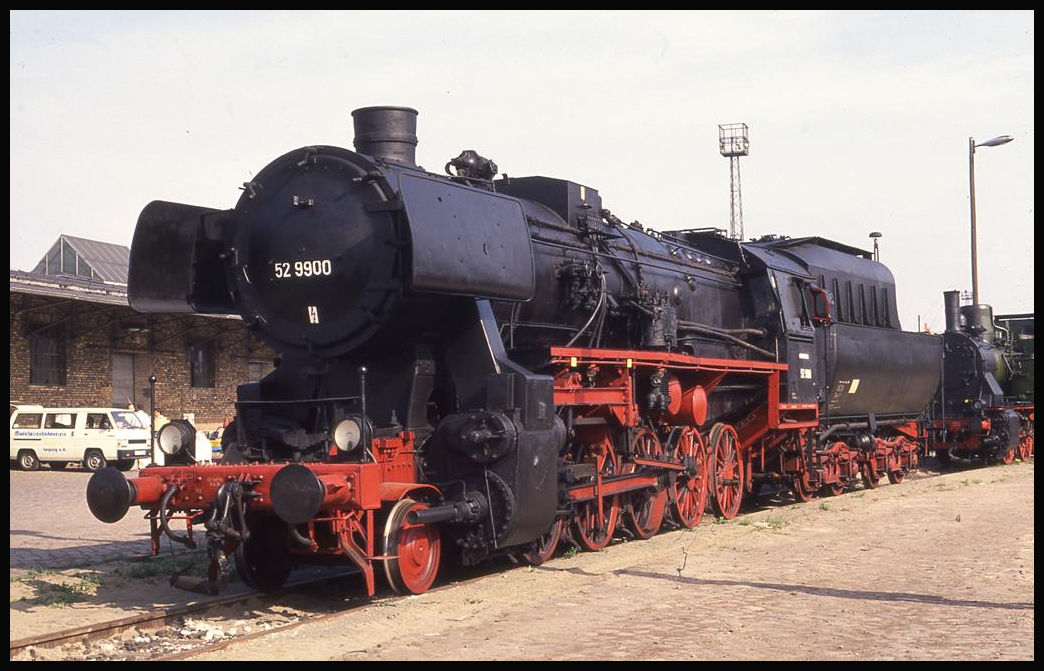 Fahrzeugausstellung im Güterbahnhof Halle an der Saale am 26.4.1992: Braunkohlestaublok 529900