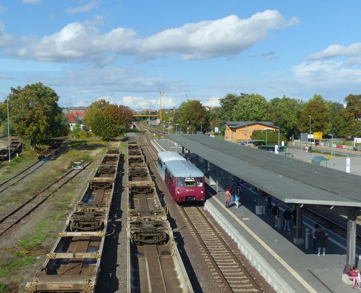 Fahrzeugsammlung Pester 972 771-0 + 772 312-5 als DPE 8512 nach Leopoldshall (TBw), am 28.09.2019 in Staßfurt.