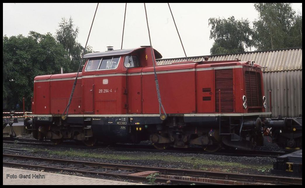 Fahrzeugschau im BZA Minden am 29.8.1992:
211294 als Krangewicht für den  Goliath !