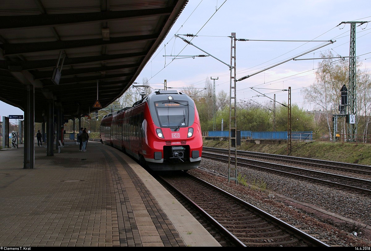 Fahrzeugwechsel auf der S7: Drei gebrauchte Hamster aus dem Rheinland...
442 603 (Bombardier Talent 2) der S-Bahn Mitteldeutschland (DB Regio Südost) als S 37718 (S7) von Halle(Saale)Hbf Gl. 13a nach Halle-Nietleben verlässt den Hp Halle-Silberhöhe auf der Bahnstrecke Halle–Hann. Münden (KBS 590). [14.4.2018 | 9:28 Uhr]
