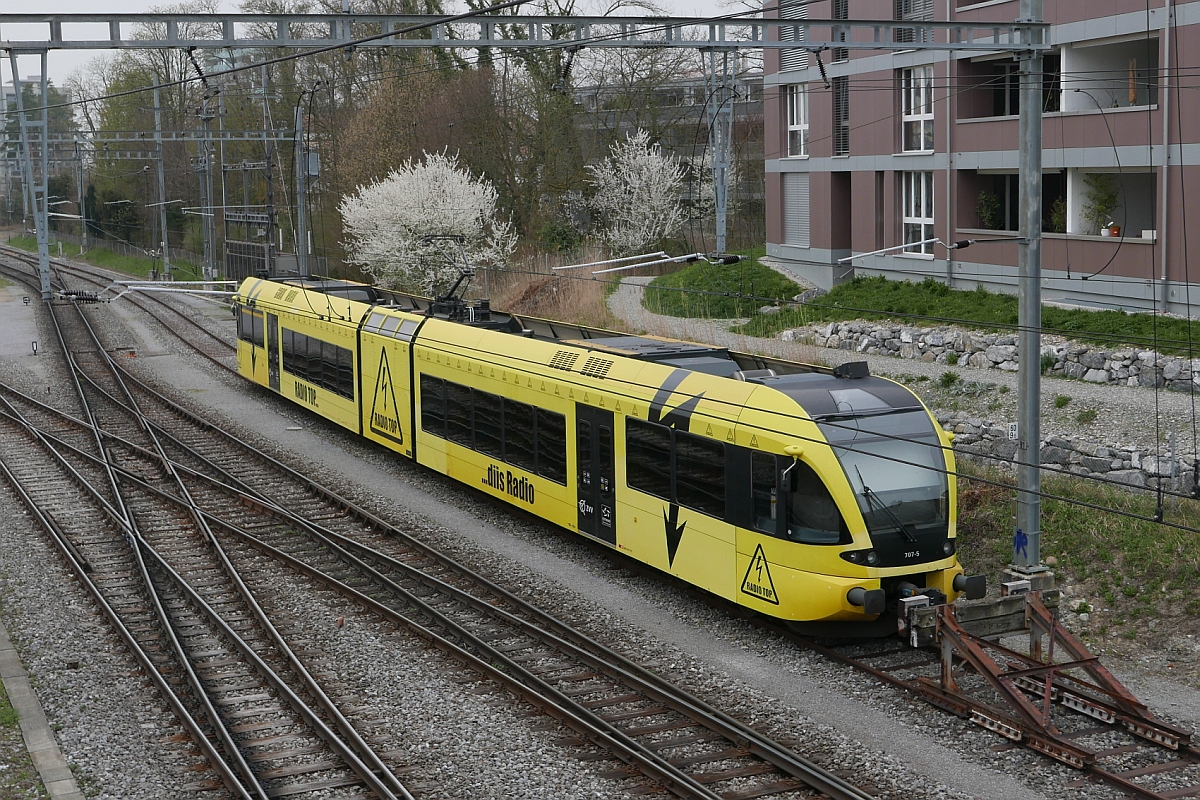 Farbige GTW der Thurbo (|||) - Am 02.04.2016 ist im Bahnhof von Kreuzlingen RABe 526 707-5 abgestellt.