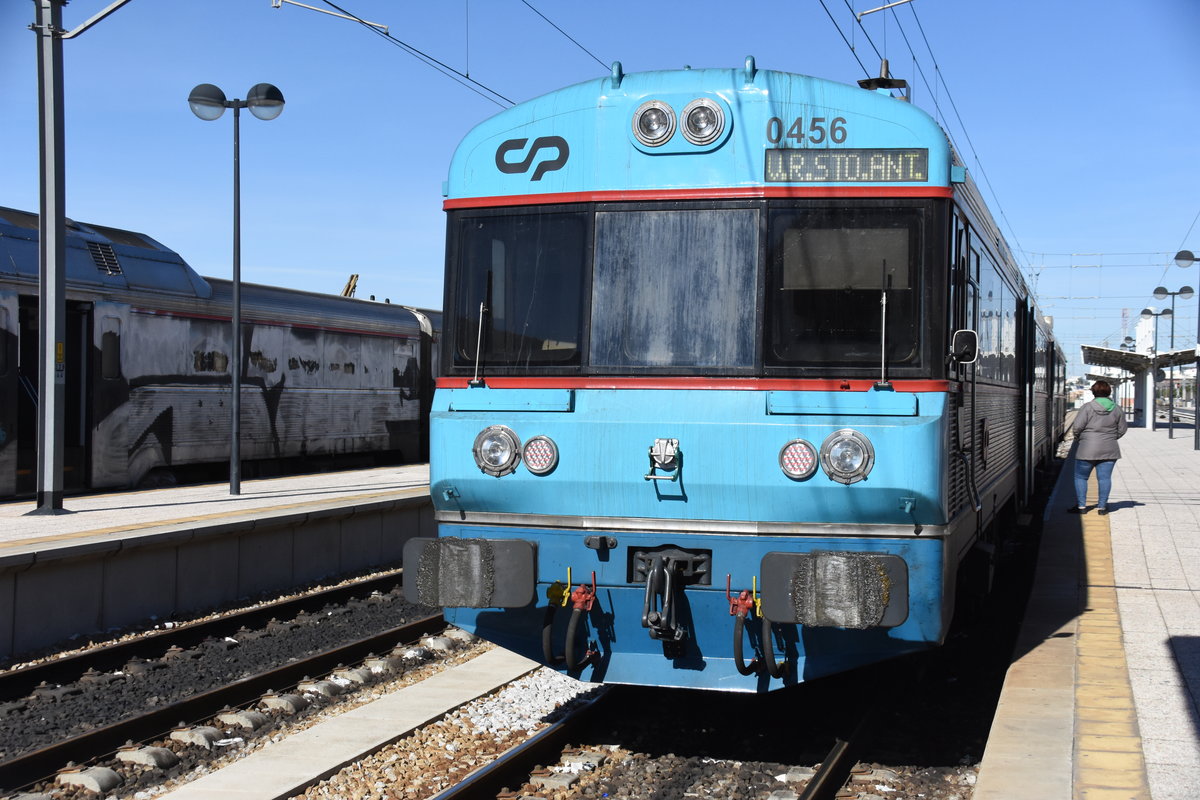 FARO (Distrikt Faro), 04.02.2019, Zug Nr. 0456 als Regionalzug nach Vila Real de Santo António