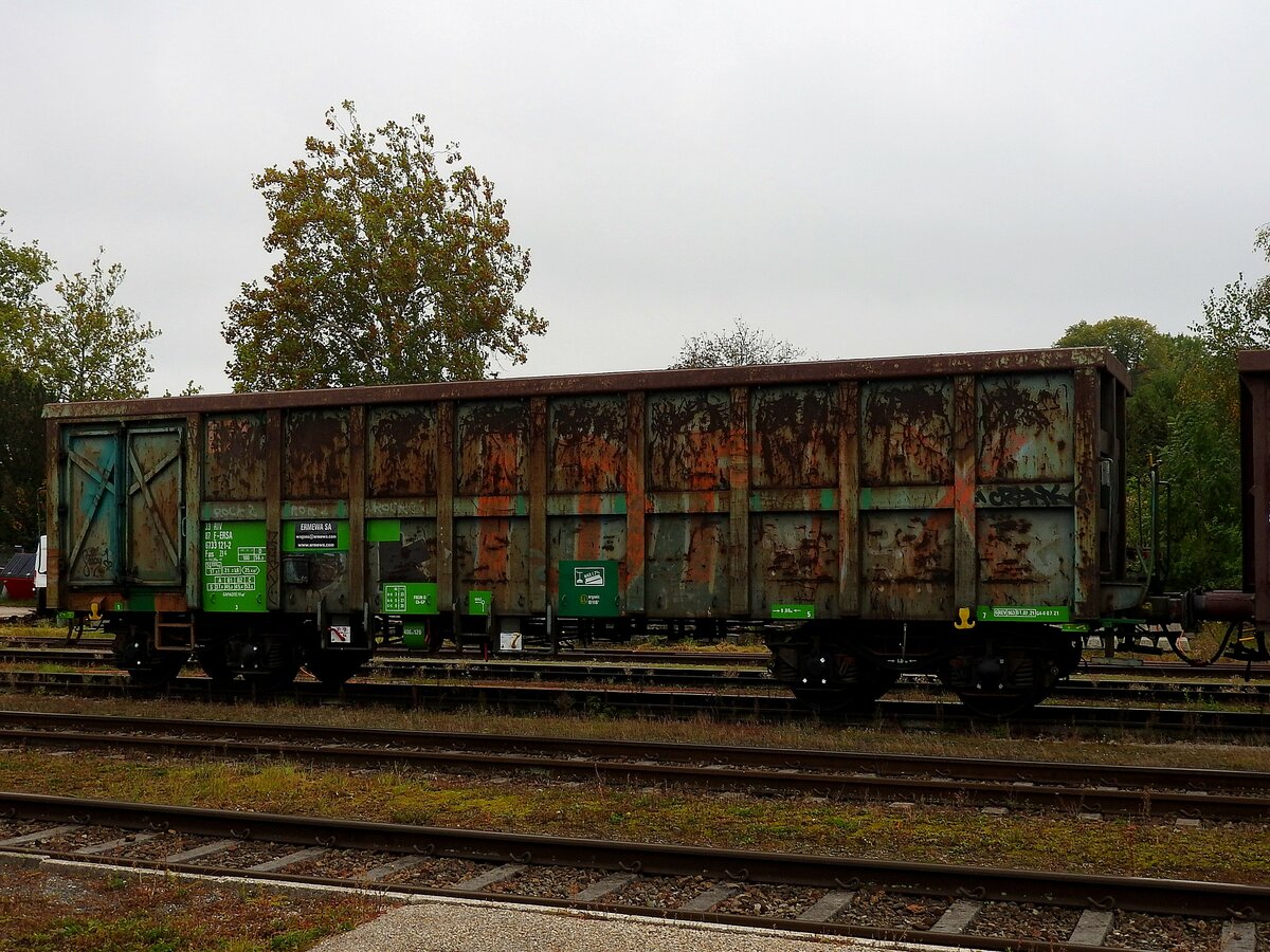 Fas 33 87(F-ERSA)6733 121-2; steht am Bhf. Ried i.I. für den Zuckerrübentransport bereit; 211005