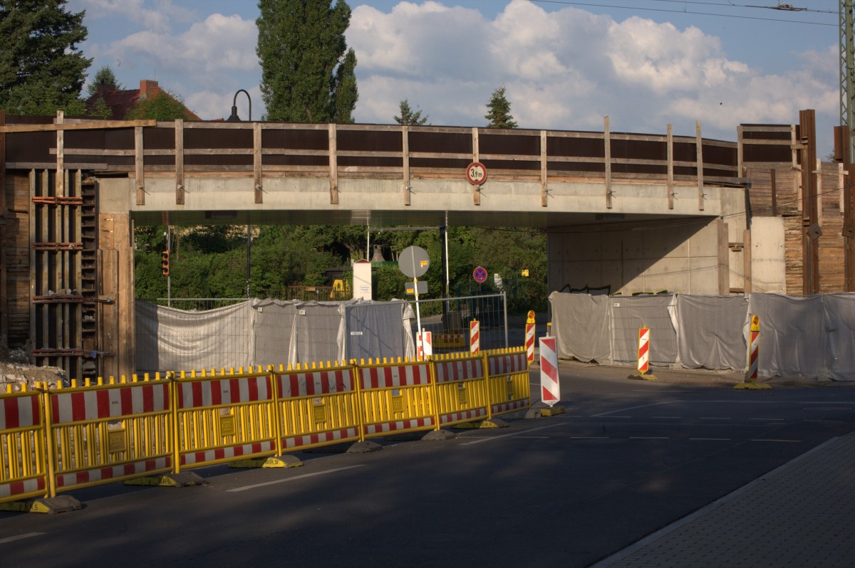 Fast ist es geschafft, Baufreiheit für die nördliche Brücke über die Rehefelder Straße in Dresden Pieschen für den Ausbau der S-Bahn.02.07.2014 07:11 Uhr.