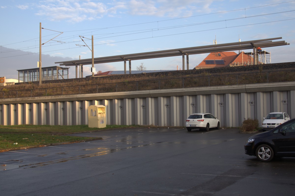 Fast fertiggestellt, der neue Haltepunkt Dresden Trachau an der Linie S1 
 Bonjour  Tristesse  05.11.2015 08:06 Uhr.