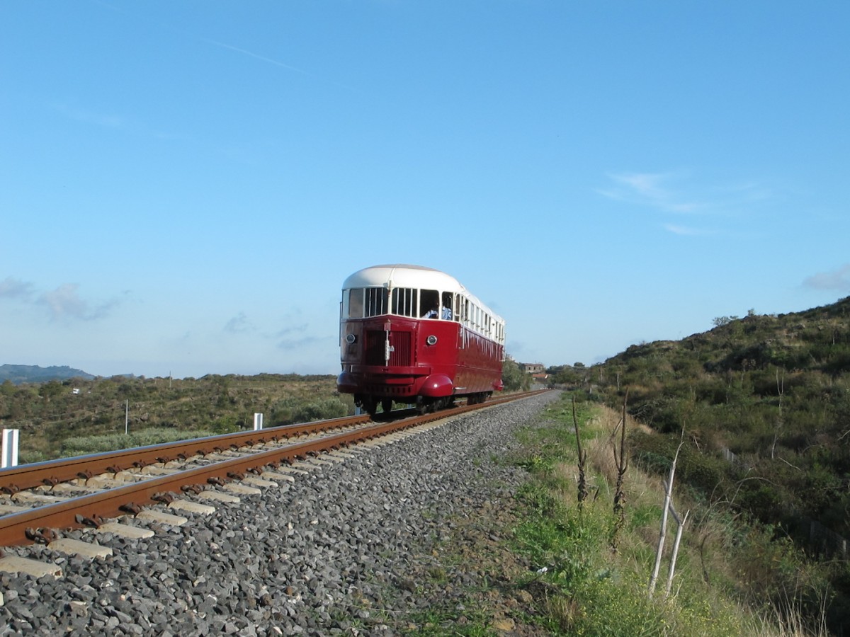 FCE ALn 56.06 (Littorina) am 21. Oktober 2013 zwischen Linguaglossa und Randazzo.