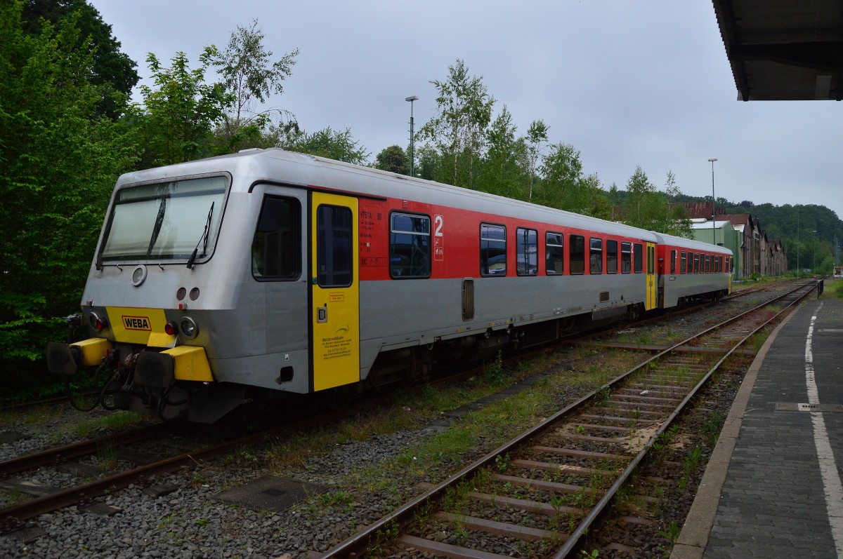 Feiertagsruhe geniesst der Triebwagen 628 051-4 der WEBA, der zwischen Betzdorf und Daaden sein Einsatzgebiet hat. Betzdorf den 25.5.2015