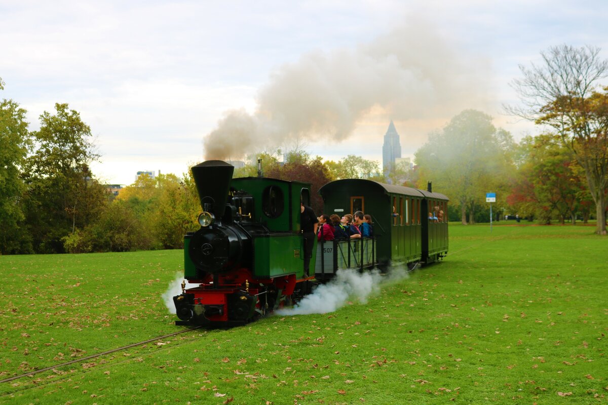 Feldbahnmuseum Frankfurt am Main Dampflok O&K Bn2T am 16.10.22 beim Herbstfahrtag