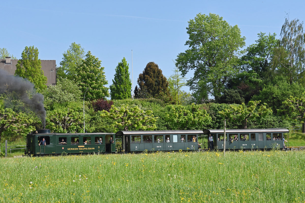 Feldschlössli Express, mit der CZm 1/2 31 aus dem Jahre 1902 und den Personenwagen C68 und C 69 Sihl TB fahren zum Areal der Brauerei Feldschlösschen. Die Aufnahme stammt vom 28.04.2018.