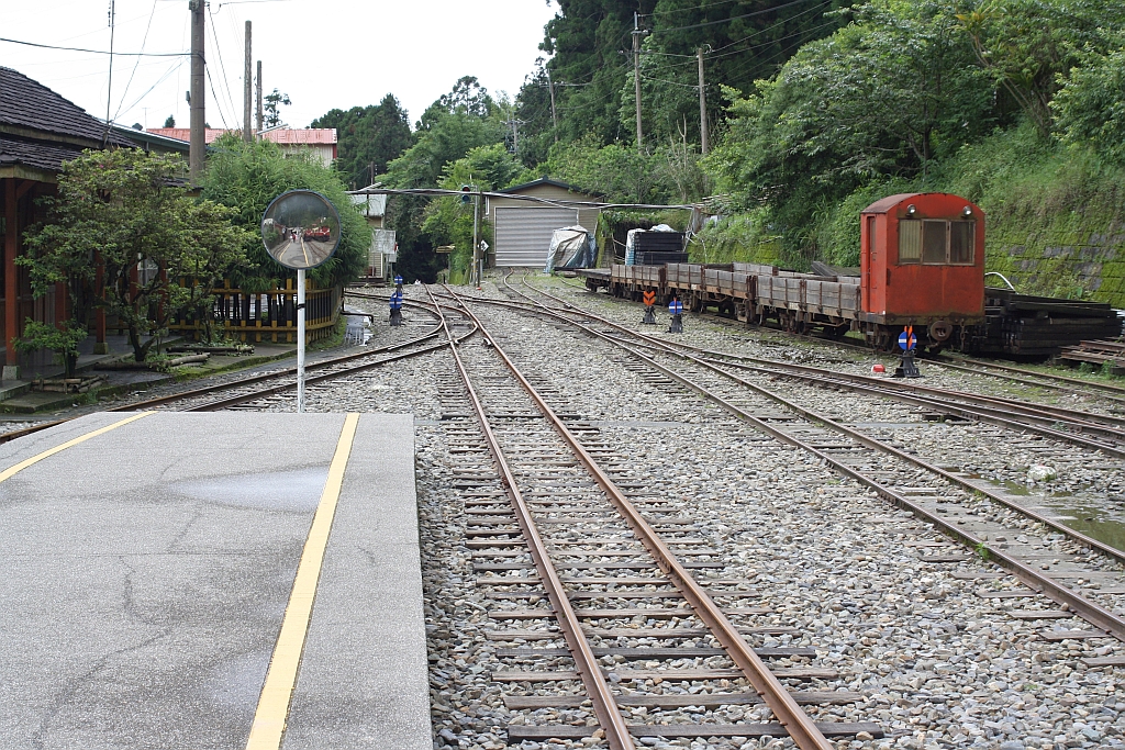 Fenchihu Station, Blickrichtung Chiayi Station, am 06.Juni 2014.