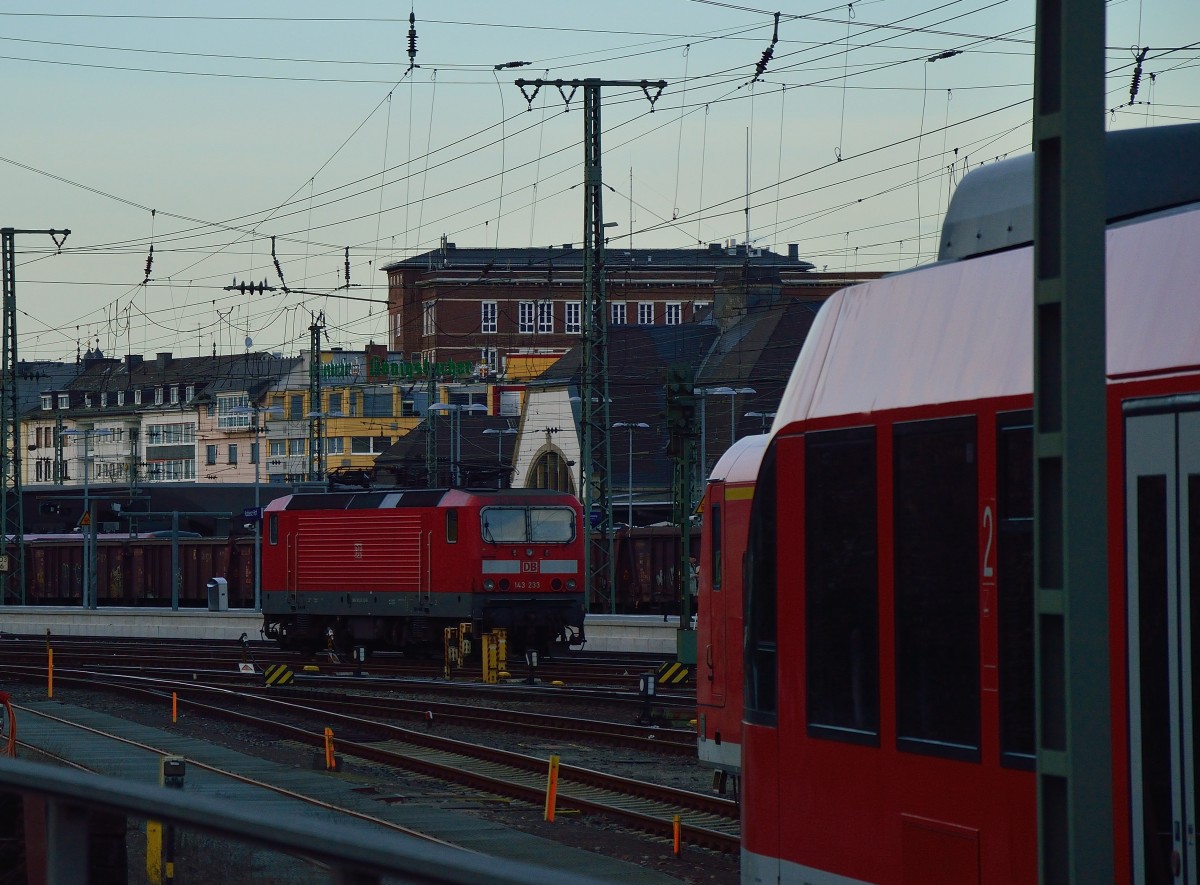 Fernschuß auf die in Koblenzer Hbf abgestellte 143 233. 4.3.2014