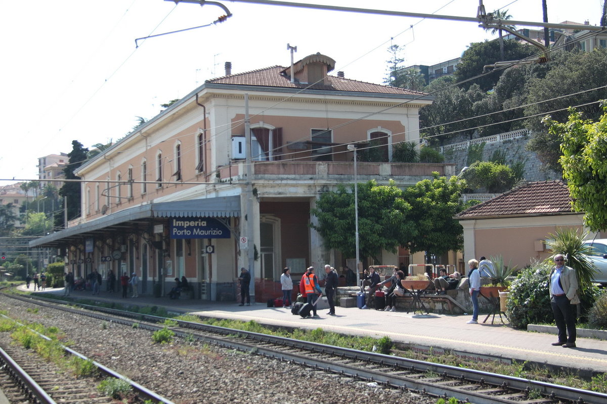 Ferrovia Ligure,Der Bahnhof Imperia-Porto Maurizio.29.04.16