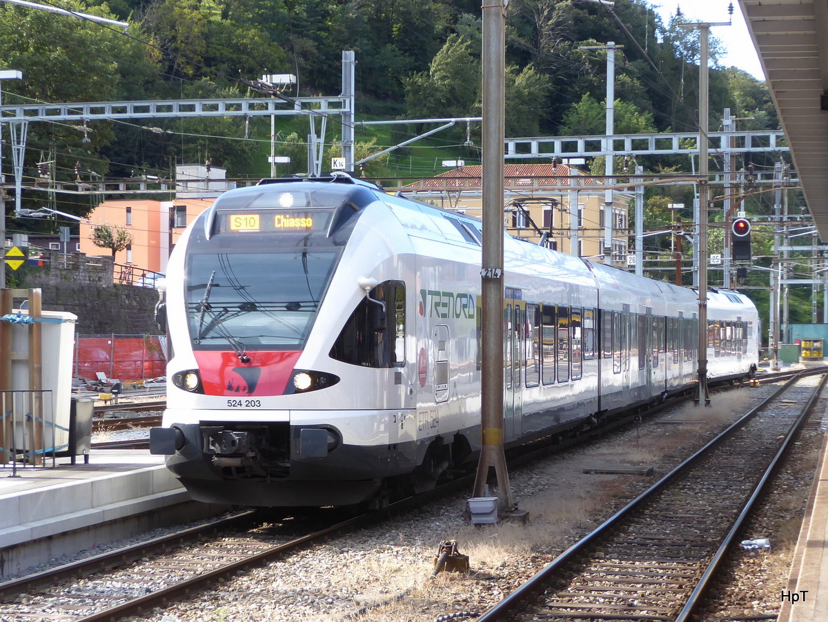 FFS - RABe 524 203 bei der einfahrt im Bahnhof Bellinzona am 19.09.2017