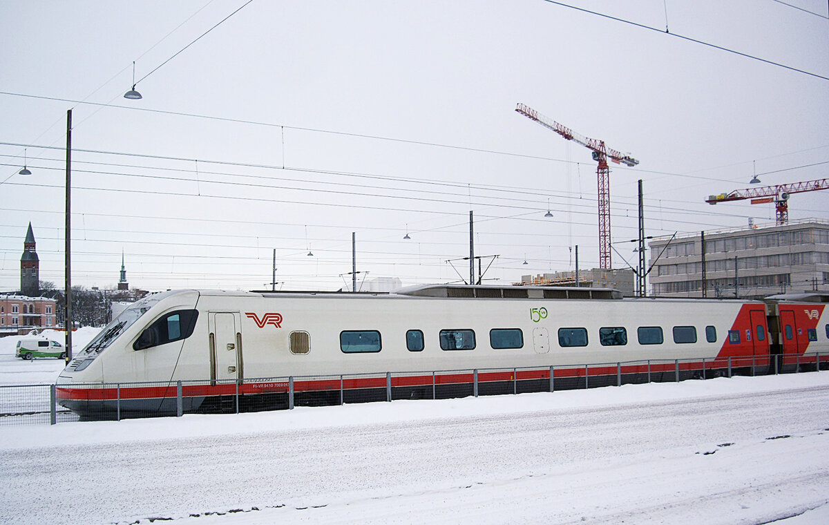 Finnish unit VR Sm3, No. 7113, FI-VR 9410 7000013-3, Helsinki Central Station, 08 Feb 2012.