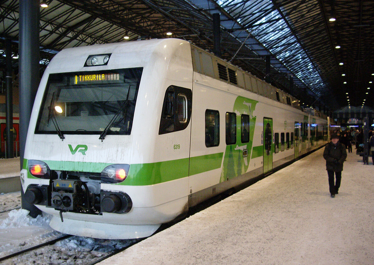 Finnish unit VR Sm4, car 6319, FI-VR 9410 6004019-8, Helsinki Central Station, Line I waiting for departure to Tikkurila, 09 Feb 2012.