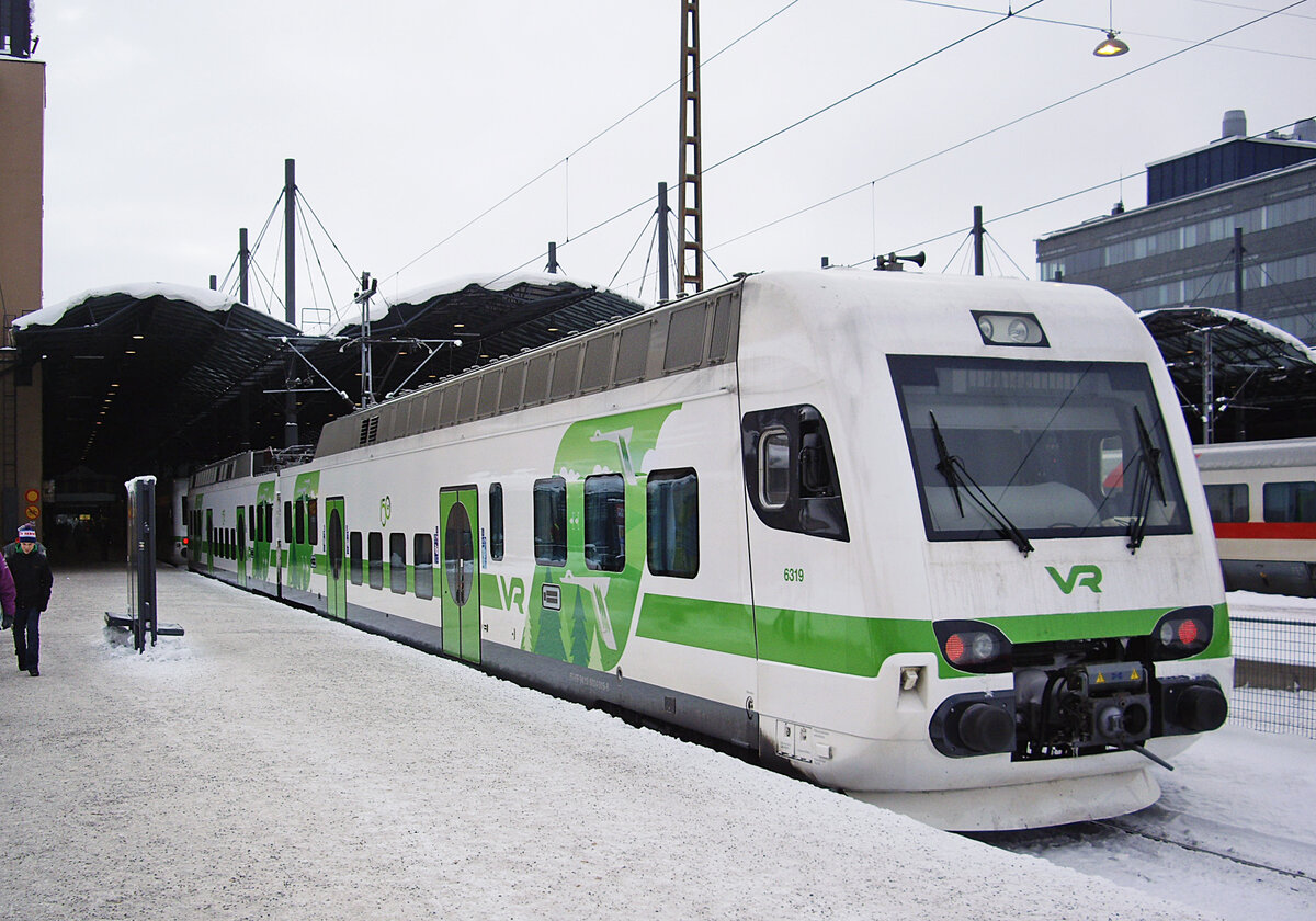 Finnish unit VR Sm4, car 6319, FI-VR 9410 6004019-8, Helsinki Central Station, 11 Feb 2012.