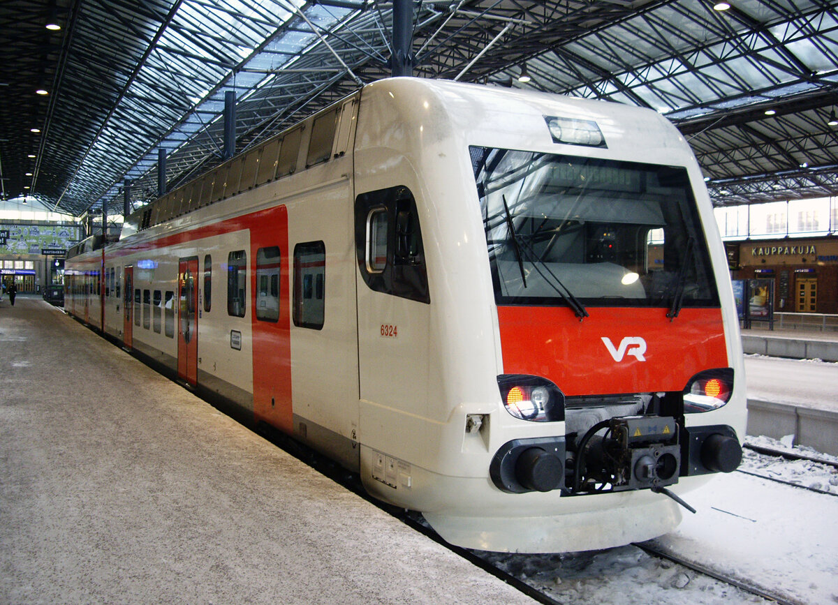 Finnish unit VR Sm4, car 6324, FI-VR 9410 6004 024-8, Helsinki Central Station, 08 Feb 2012.