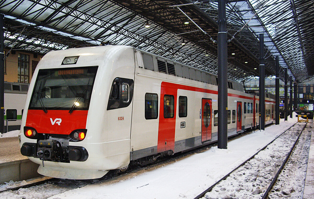 Finnish unit VR Sm4, car 6324, FI-VR 9410 6004 024-8, Helsinki Central Station, 08 Feb 2012.