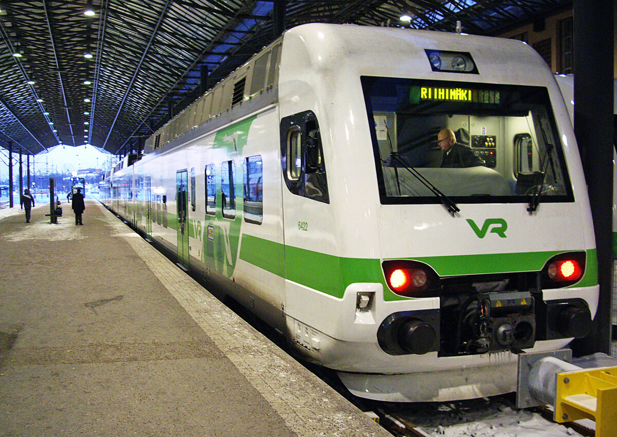 Finnish unit VR Sm4, No. 6422, Helsinki Central Station, Track 5, regional Train waiting for departure to Riihimäki, 09 Feb 2012.