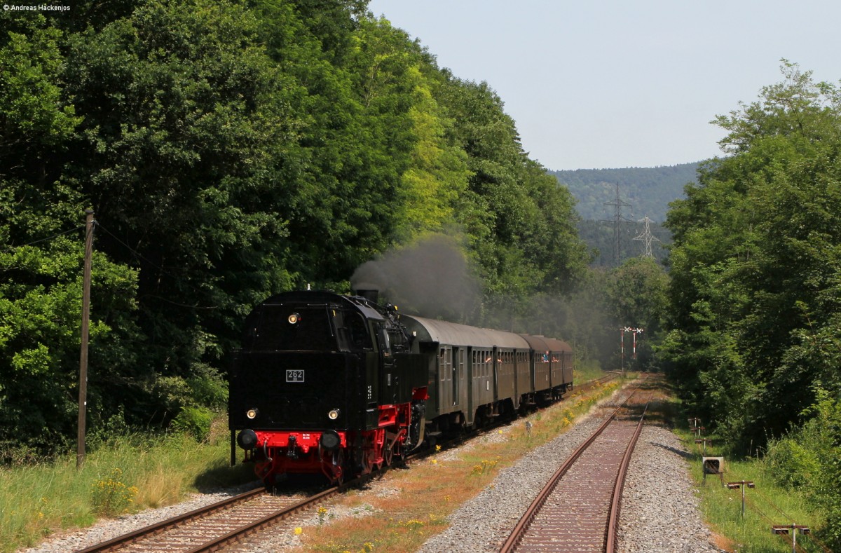 FKE 262 mit dem Personenzug nach Weizen bei Grimmelshofen 5.7.15.