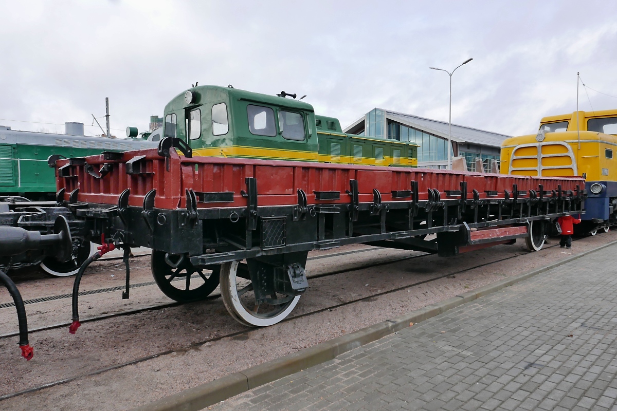 Flachwagen im Russischen Eisenbahnmuseum in St. Petersburg, 4.11.2017