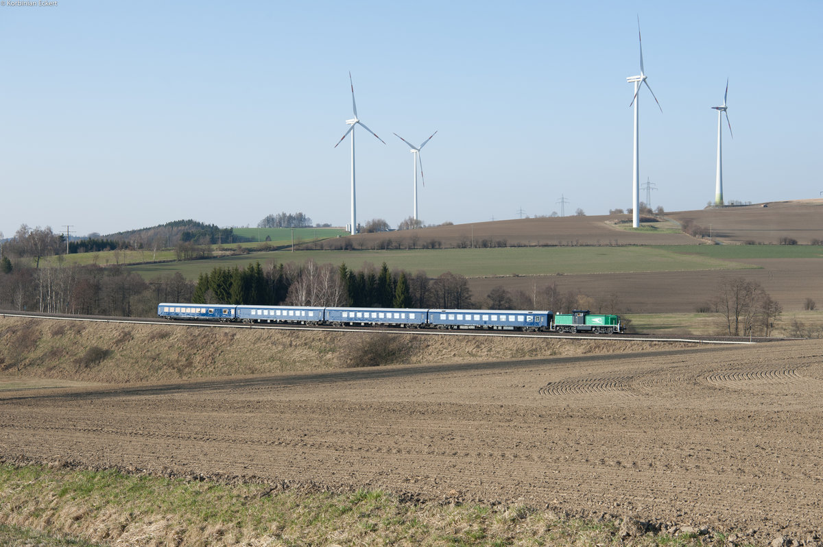 FLEX 295 098 mit DLr 86842 Leerreisezugwagen bei Fattigau Richtung Nürnberg, 08.04.2018