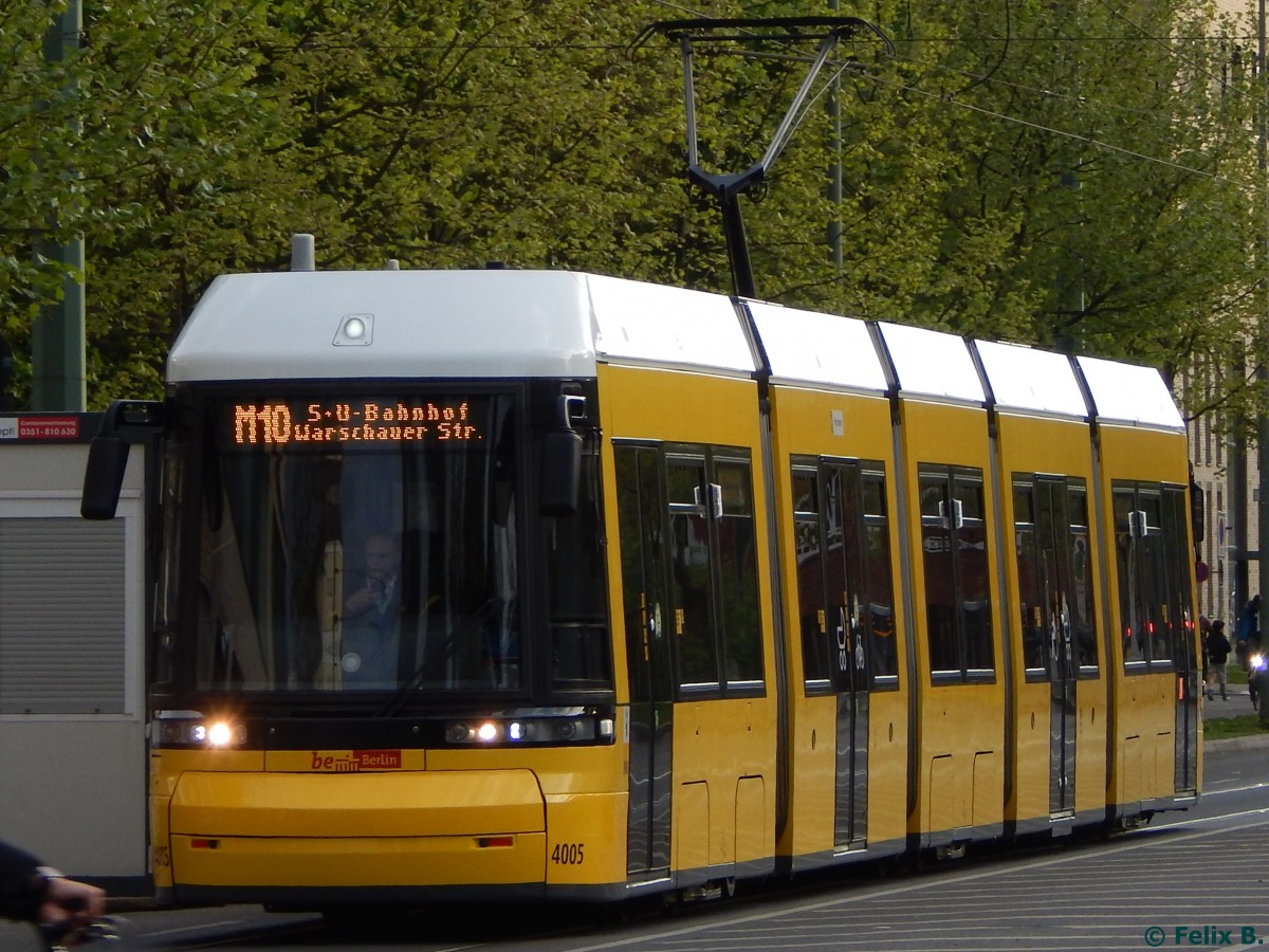 Flexity Nr. 4005 der BVG in Berlin am 07.05.2015